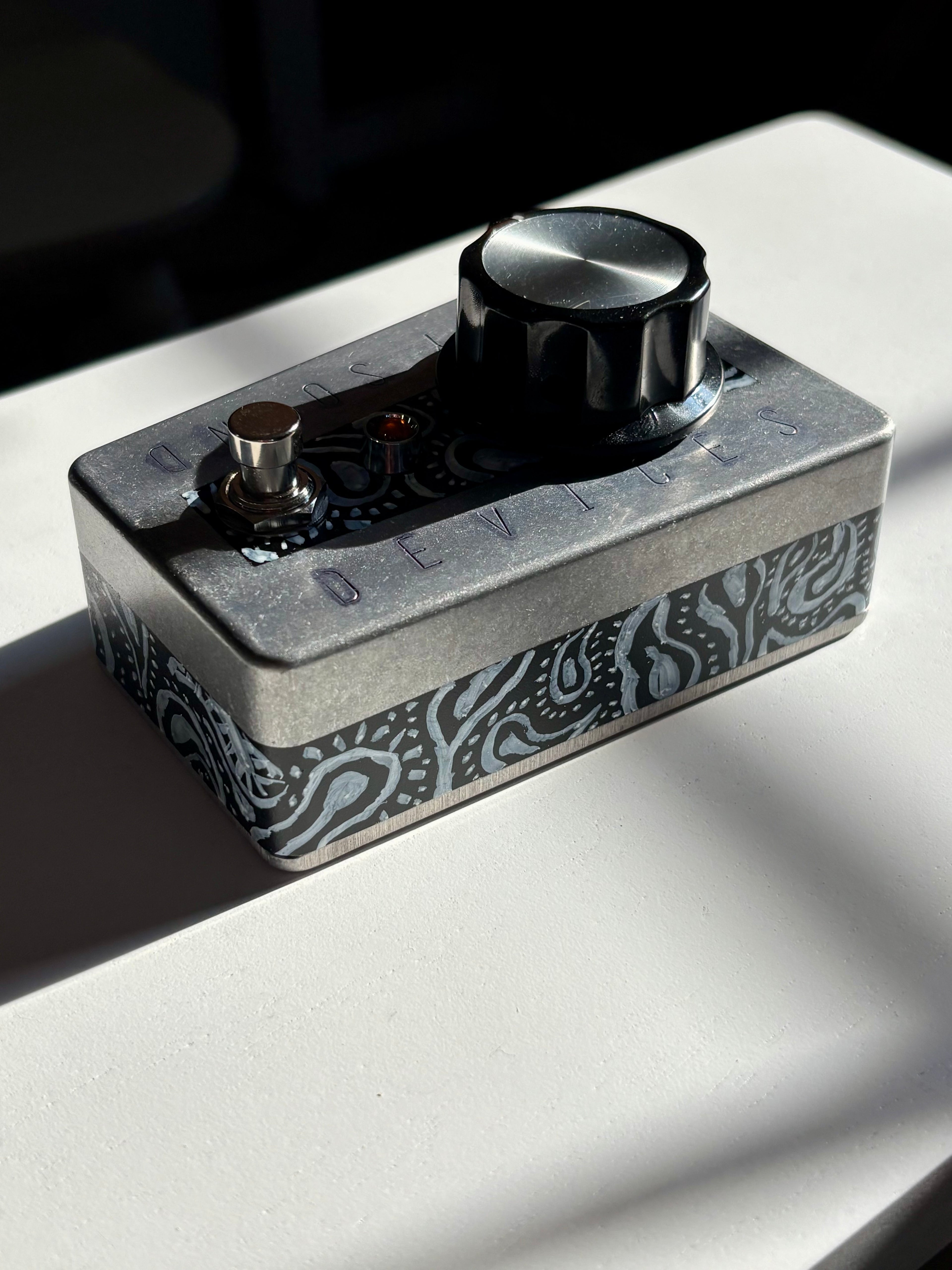 Fastback Paisley Black Limited 1/4